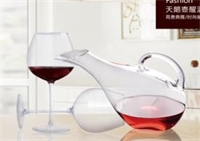 天鵝湖醒酒器+高腳杯三件套