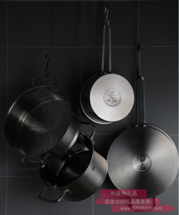 Zwilling Moment 24cm 煎炒鍋.jpg