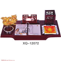 紅木精品臺(tái)歷
