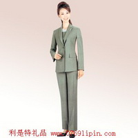女西裝